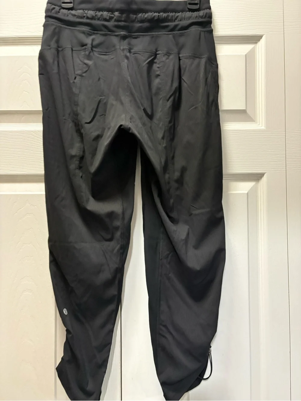 Lululemon crop pants never worn